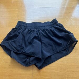 Lululemon women’s hotty hot shorts
